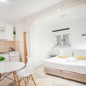 apartments-emotha.hotels-in-trogir.com/